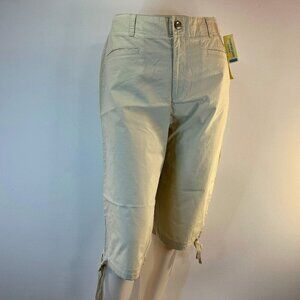 Dockers Women's Nouveau Fit Shorter Capri Pants - Size 8 - NWT